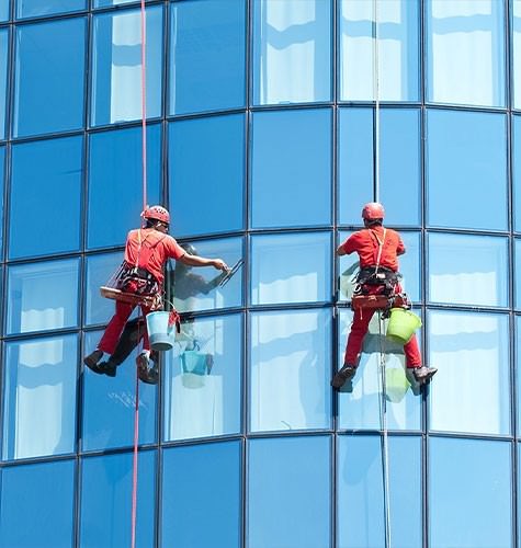 Мытье фасадов промальпинистами в Геленджике